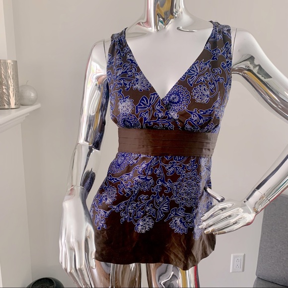 New DYNAMITE Top (satin like material) - Picture 1 of 4